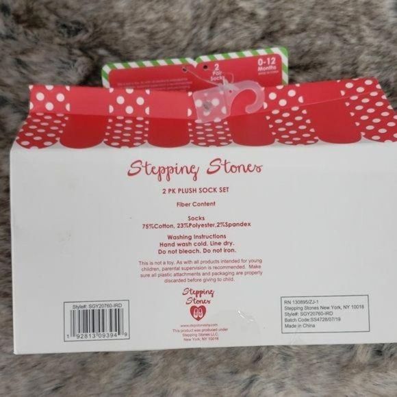 SteppingĀ Stonesā Infant 2āPk Plush Christmas Socks - Picture 6 of 7